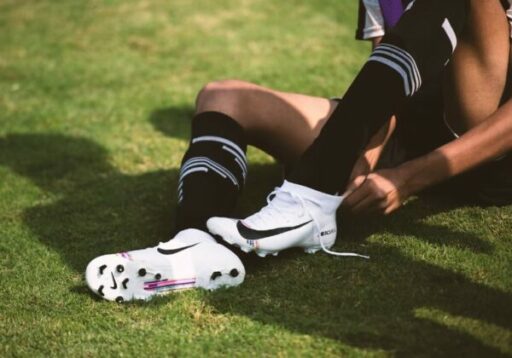 how to stretch out soccer cleats